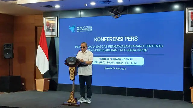 Menteri Perdagangan Zulkifli Hasan resmi membentuk Satuan Tugas atau Satgas Barang Impor (Dok: Arief)